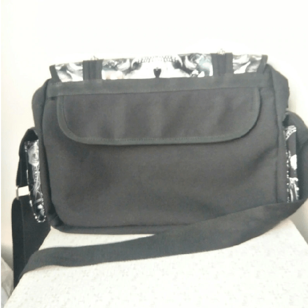 Skull N' Roses Shoulder Bag