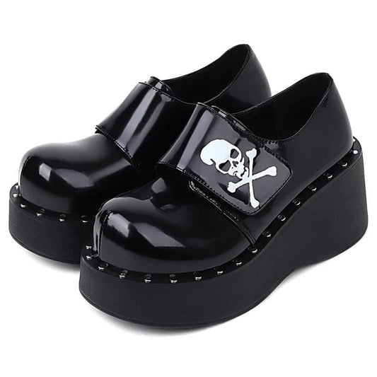 Weak-Kneed Gothic Platform Shoes