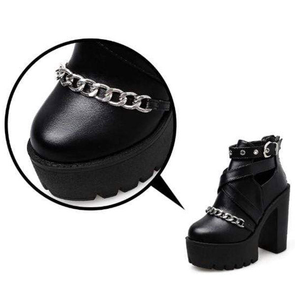 Retribution Chain Boots